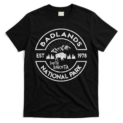 Badlands National Park Retro Hiking Vintage South Dakota Mom T-Shirt