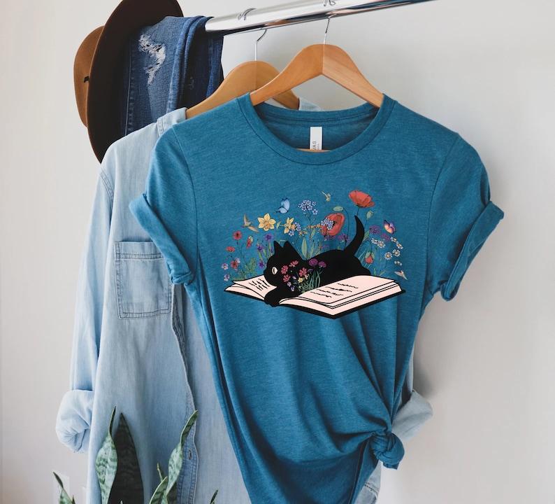 Floral Cat Shirt (5XL), Cat Lover T-shirt, Cat Book, Lover Gift, Gift for Her, Mom Gift, Cute , Fashion Tee Fashion Tee