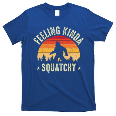 Sasquatch Vintage Sunset Bigfoot Retro Distressed 60s Funny T-Shirt