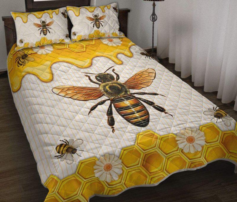Bee With Honey Flower Decoration Quilt Bedding Set