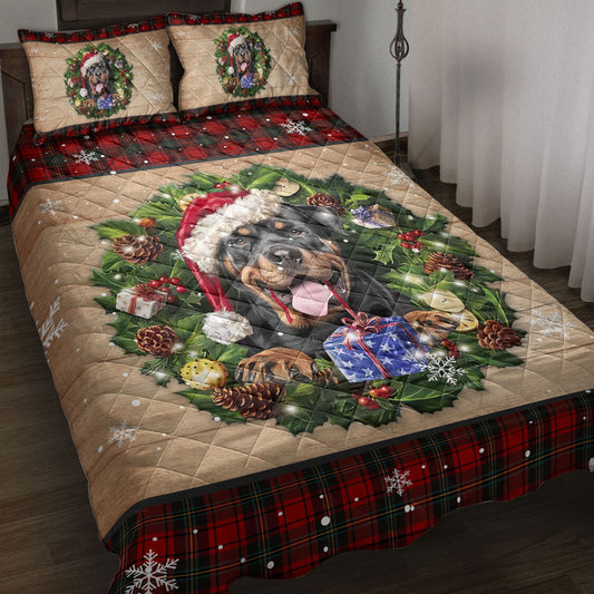 Rottweiler Quilt Set, Rottweiler Dog Wearing Wreath Amas Hat Red Buffalo Plaid Quilt Blanket With Pillowcases, Quilt Bedding Set, Christmas Gift