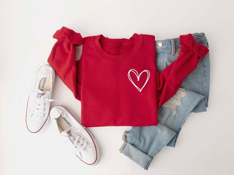 Valentines Heart Sweatshirt, Heart Crewneck Sweatshirt, Womens Valentine's Day Sweatshirt, Couple Gift Sweatshirt, Heart Shirt, Anniversary Day Gift, Love Heart Sweatshirt
