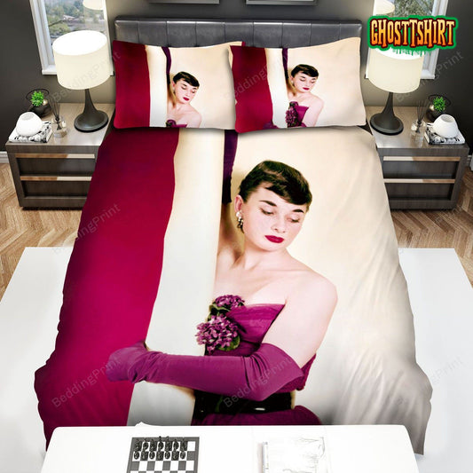 Audrey Hepburn Doing A Photoshoot Bed Sheets Duvet Cover Bedding Set