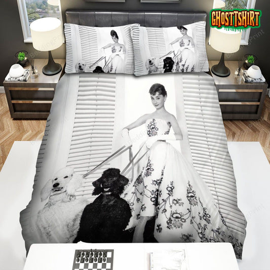 Audrey Hepburn Walking The Black & White Dogs Bed Sheets Duvet Cover Bedding Set