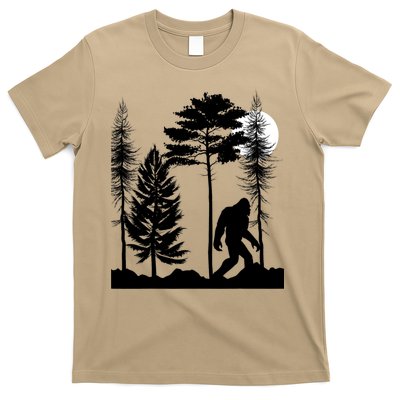 Bigfoot Bigfoot Hiding in Forest At Night Sasquatch T-Shirt