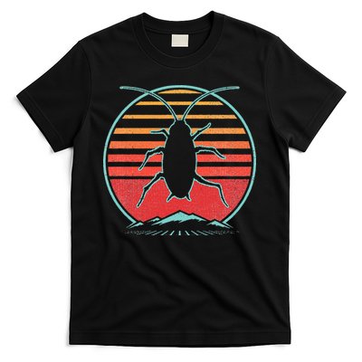 Cockroach Retro 80s Style Pest Control Exterminator Gift T-Shirt