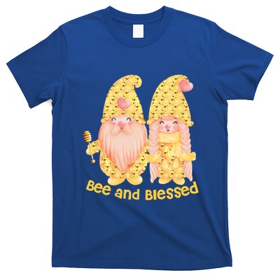 Dy Funny Bee Gnome Couple Costume Beekeeper Funny Gift Mom Cool Gift T-Shirt