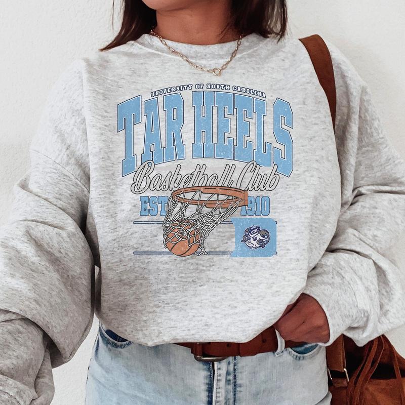 Vintage North Carolina Tar Heels NCAA Division I Men's Basketball Shirt, University of North Carolina NCAA College Basketball Shirt, Crewneck, Cotton,