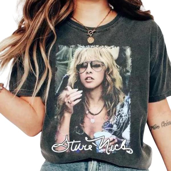COMFORT COLORS Stevie Nicks Fleetwood Mac Band 90s Short Sleeve Unisex Tshirt