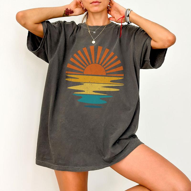 Sunset Shirt, Summer Shirt, Sun Shirt, Retro Sunshine Shirt, Sun Rays Tee, Beachy Vibes Tee, Comfort Shirt for Women, Beach TShirt, Summer Vacation TS