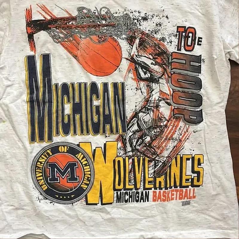 VintageâŸ1980â€™s University of Michigan W0lverines Basketball T-Shirt Classic Cotton college merch Menswear Top Embroidered Hoodie