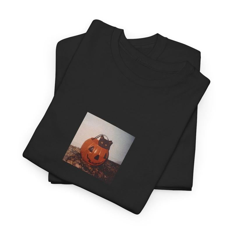 BLACK CAT HALLOWEEN SPOOKY T-SHIRT