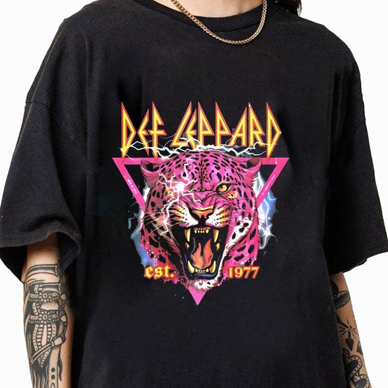 Def Leppard Vintage T Shirt, Def Leppard Gift Women Men T Shirt W01928 Cotton Menswear Cotton Menswear