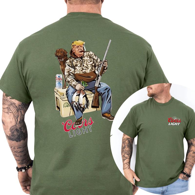 Camo Hunter Trummpp with Dog Coors Light Beer Shirt 2-Sided, Men's Hunting Graphic Tee, Drinking Shirt, Vintage Hunt Tops, Classic Casual Menswear Cot