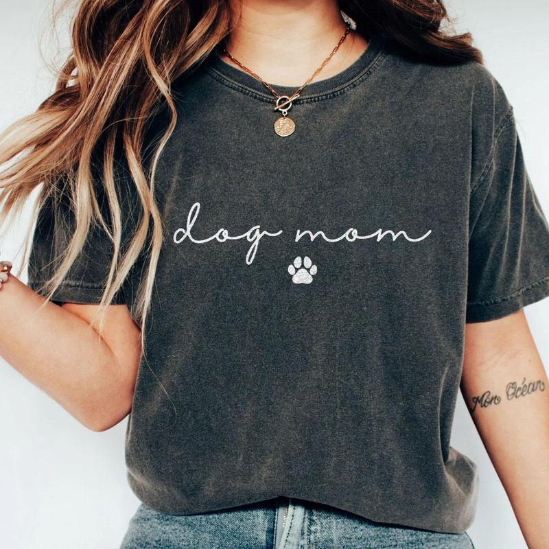 Dog Mom Shirt, Dog Mom T-Shirt, Dog Mom Shirts, Dog Mom Tee, Dog Mama Shirt, Dog Lover Gifts, Pet Lover T-shirt, Dog Owner Outfits, Dog Mama Clothing,