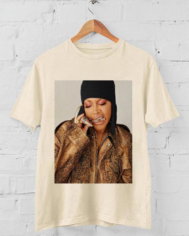 Erykah Badu Tshirt, Erykah Badu vintage,90s Erykah Badu Music t-shirt Gift, Women Unisex T-shirt Top Womenswear