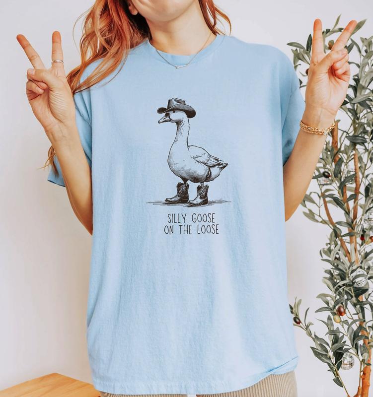Silly Goose On The Loose T-shirt, Unisex Funny Meme shirt, Aesthetic T-Shirt, Matching Couples Shirt