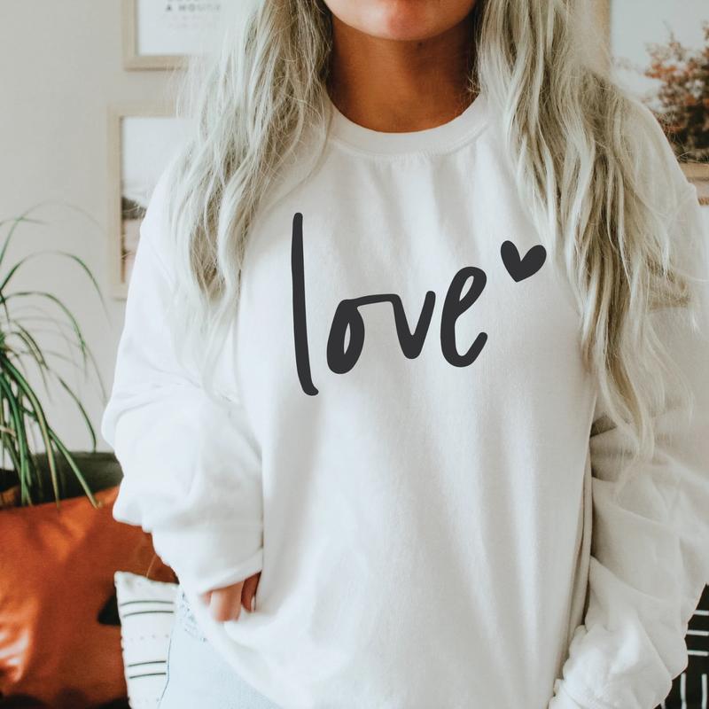 Love Sweatshirt, Be Kind Sweatshirt, Mom Life Shirt, Mama Sweatshirt, Mother's Day Gift Shirt, Gift for Best Friend, Gift for Him & Her - Trending, Un