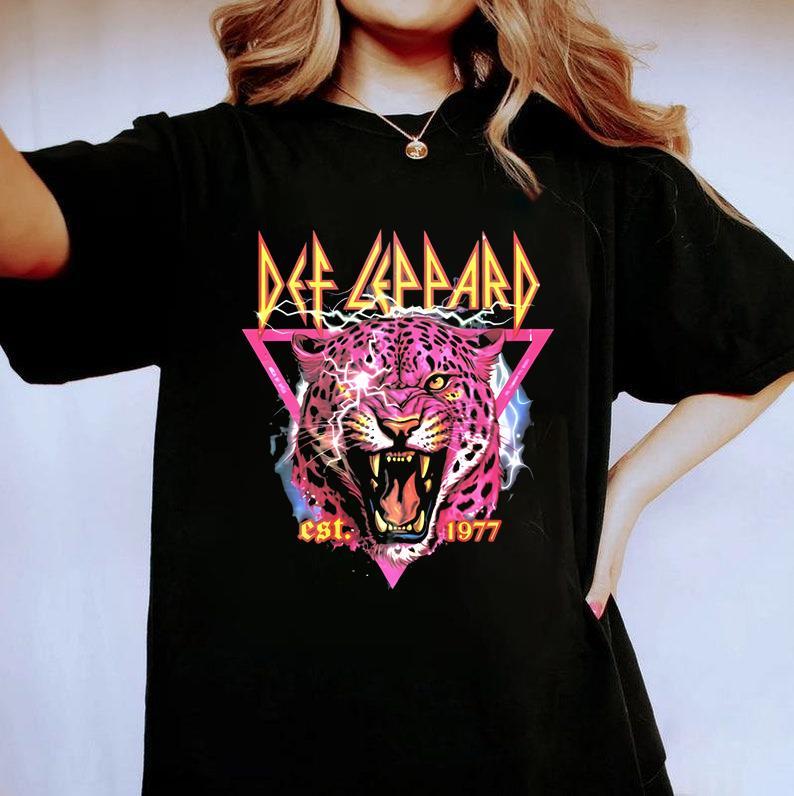 Def Leppard Vintage T Shirt, Def Leppard Gift Women Men T Shirt W01928 Cotton Menswear Cotton Menswear