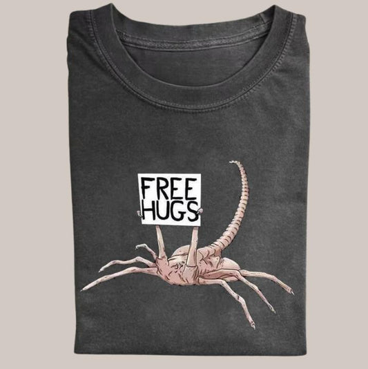 Halloween Vintage Tees, Alien Free Hugs T-shirt, Horror Movie Shirt, Unisex Funny Halloween Shirt Menswear Womenswear Streetwear