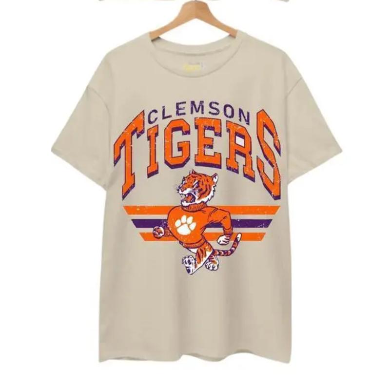 Vintage College Mascot All Football Teams T-Shirt Streetwear Menswear Top Shortsleeve Sports Classic Tee Casual Tropical Human Underwear Tshirt