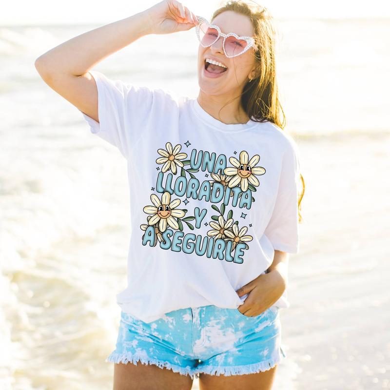 UNA LLORADITA Y A SEGUIRLE TSHIRT - Unisex Comfortable T-Shirt