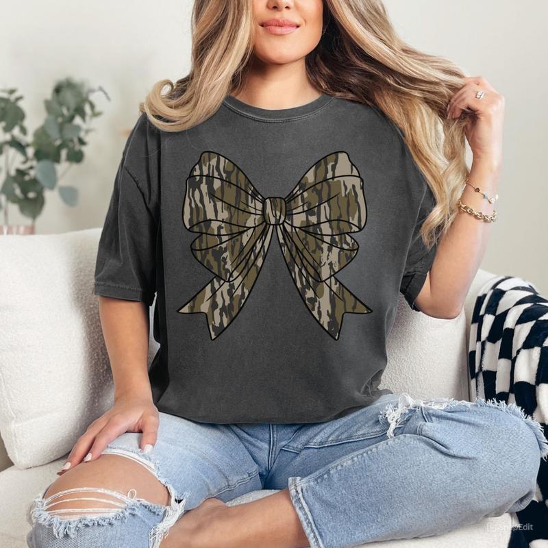 Coquette Camo Bow Sweatshirt T-Shirt Hoodie, Camo Coquette Bow Duck Hunting Sweatshirt, Bottomland Camo Shirt, Camouflage Shirts, Camo Girls Shirt, Wo