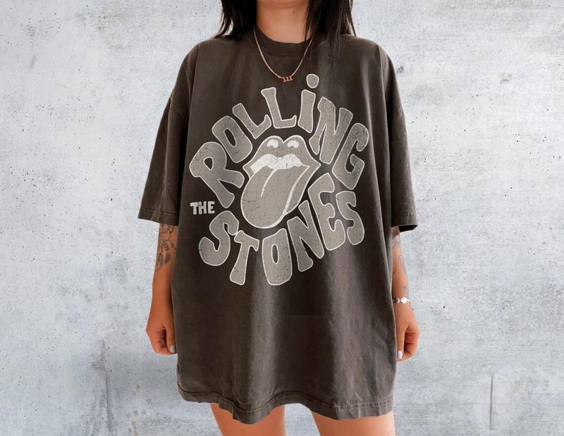 Rolling Stones Shirt UNISEX Rock n Roll Vintage Band Tour Mick Jagger Music Concert Shirt T Shirt Festival Clothes, Rolling Stone Tongue, Rock Band Sw