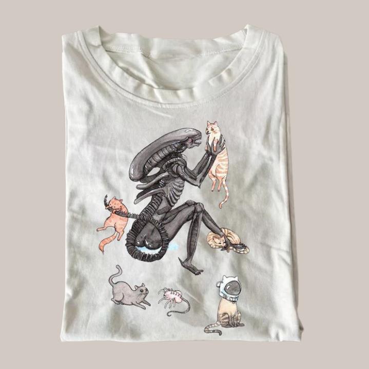 Halloween Vintage Tees, Alien And Cats T-shirt, Horror Movie Shirt, Unisex Funny Halloween Shirt Menswear Womenswear Streetwear