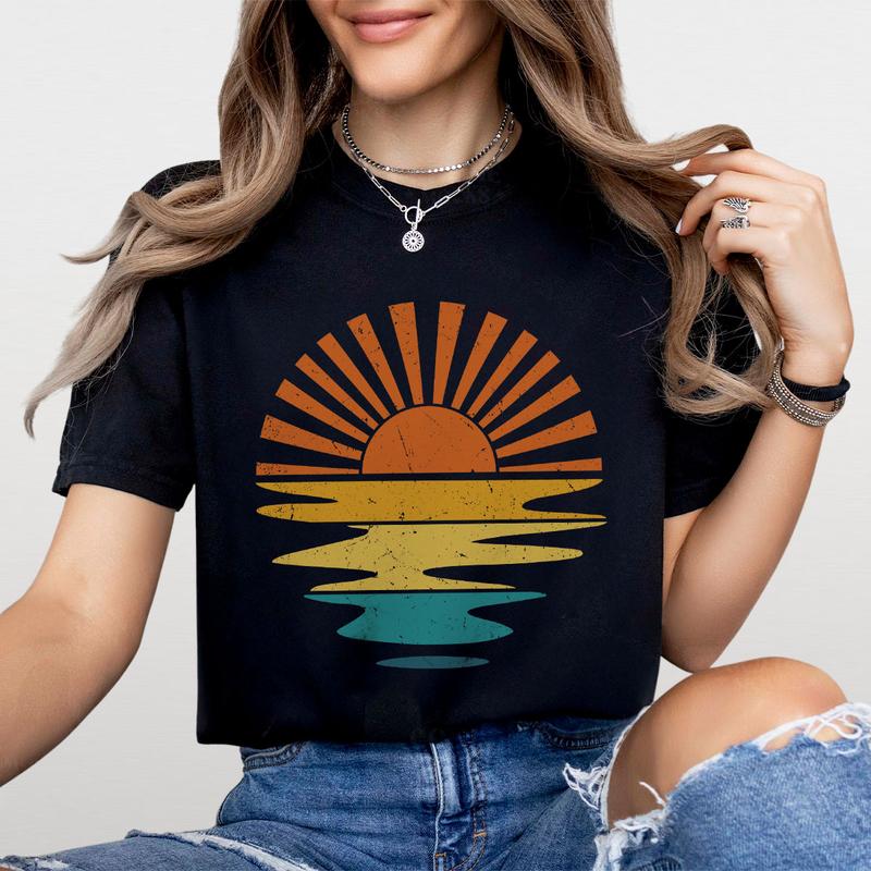 Sunset Shirt, Summer Shirt, Sun Shirt, Retro Sunshine Shirt, Sun Rays Tee, Beachy Vibes Tee, Comfort Shirt for Women, Beach TShirt, Summer Vacation TS