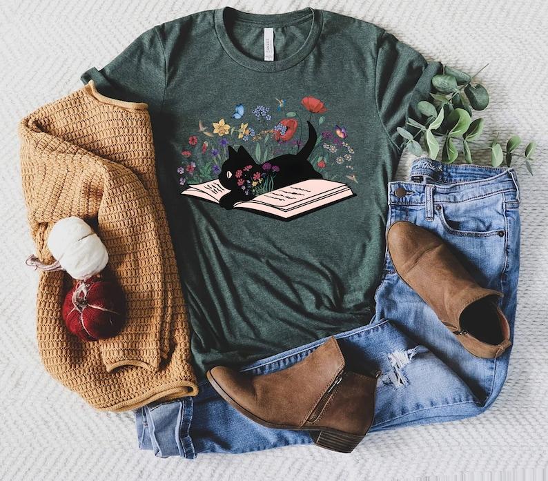 Floral Cat Shirt (5XL), Cat Lover T-shirt, Cat Book, Lover Gift, Gift for Her, Mom Gift, Cute , Fashion Tee Fashion Tee