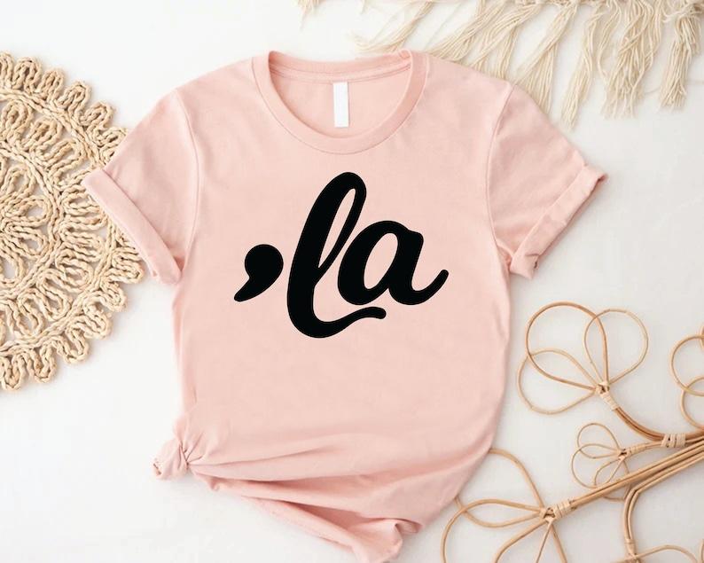 Kamala Harriss Comma La T-Shirt, Kamala Harriss Presidential Shirt, Madam President Tee, Kamala Shirt, Presidential Election 2024, VP Kamala Shirt, De