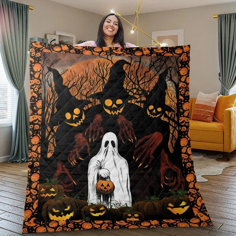 Personalized Vintage Scary Ghost Spooky Season Halloween 3-Piece Quilt Bedding Set With Pillowcases