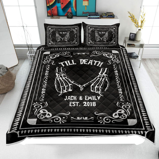 Personalized Skeleton Couple Quilt Set, Halloween Wedding Quilt Blanket & Pillowcase, Custom Name Quilt Bedding Set, Halloween Gothic Gift