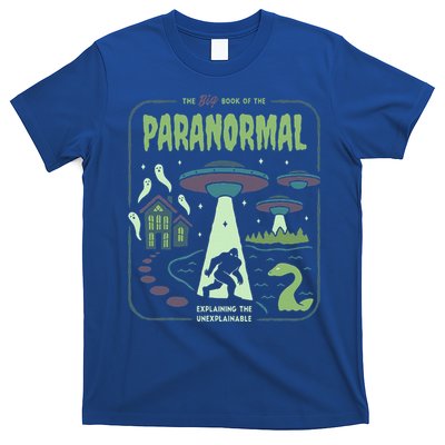Paranormal Bigfoot Ghosts Aliens Sasquatch UFO Halloween T-Shirt